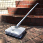 立ったままOK！床掃除に力不要で腰にやさしいコードレスモップクリーナーNeo