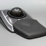 Kensington Expert Mouse Trackballで手首の負担を軽減｜仕事効率化の秘訣